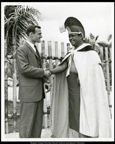 Brother_Hiram_with_Barry_Goldwater_at_the_Polynesian_Cultural_Center
