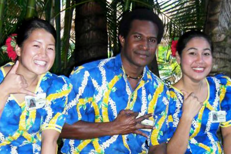 Emmanual Mailau (center) along side with Minami (left) and Thantita (right); 2013