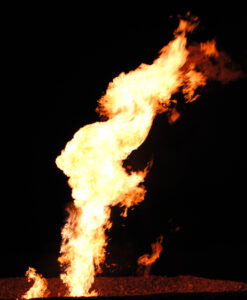 oil-field-burning-01